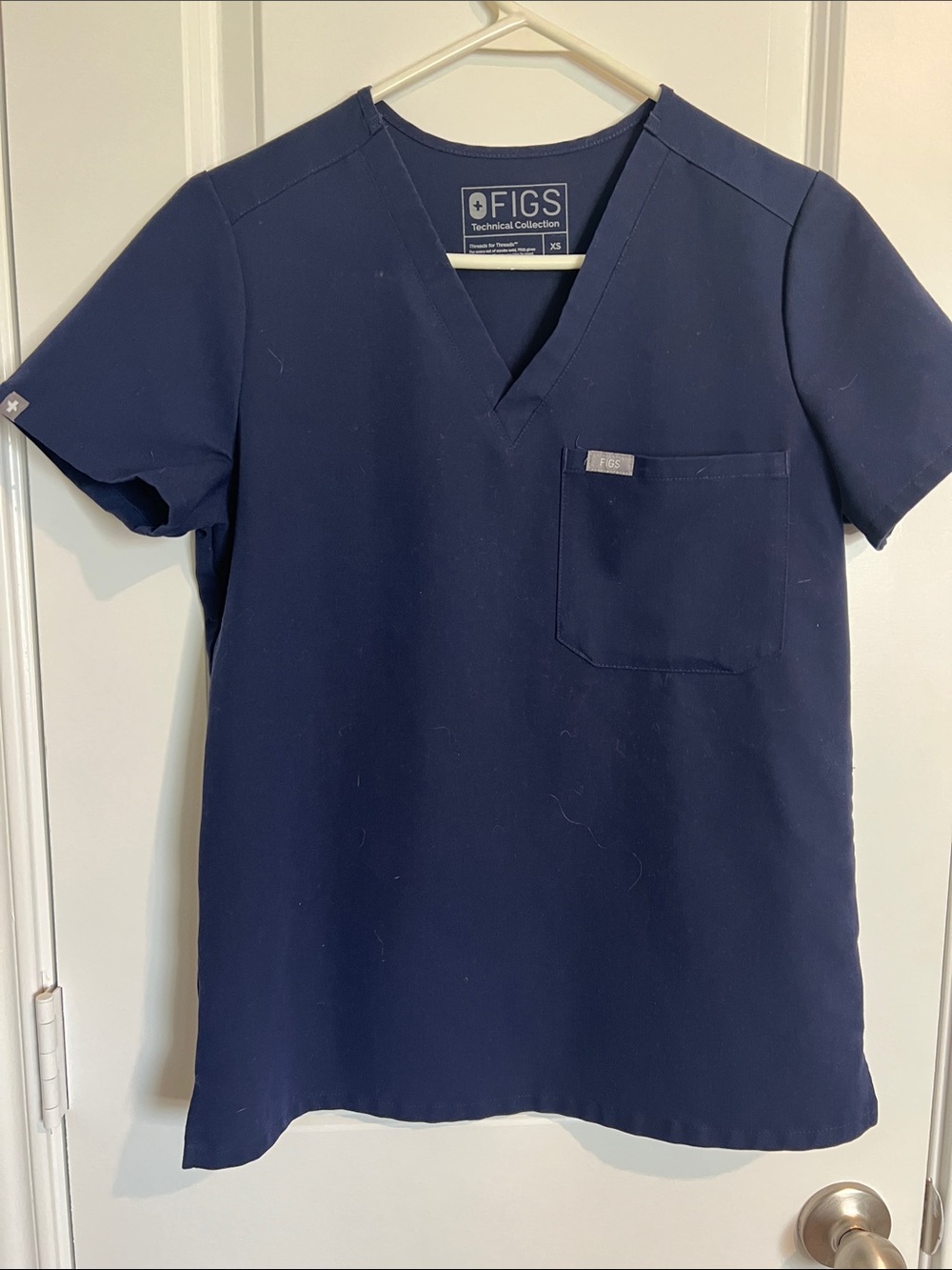 Bundle of Figs Navy Blue Short-Sleeve Medical Scrubs *Read Description* - Picture 2 of 15
